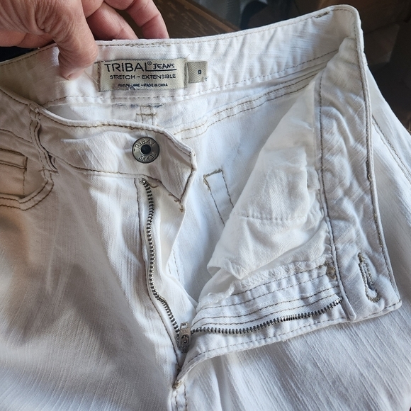 TRIBAL JEANS Capris Off-White - Picture 7 of 10